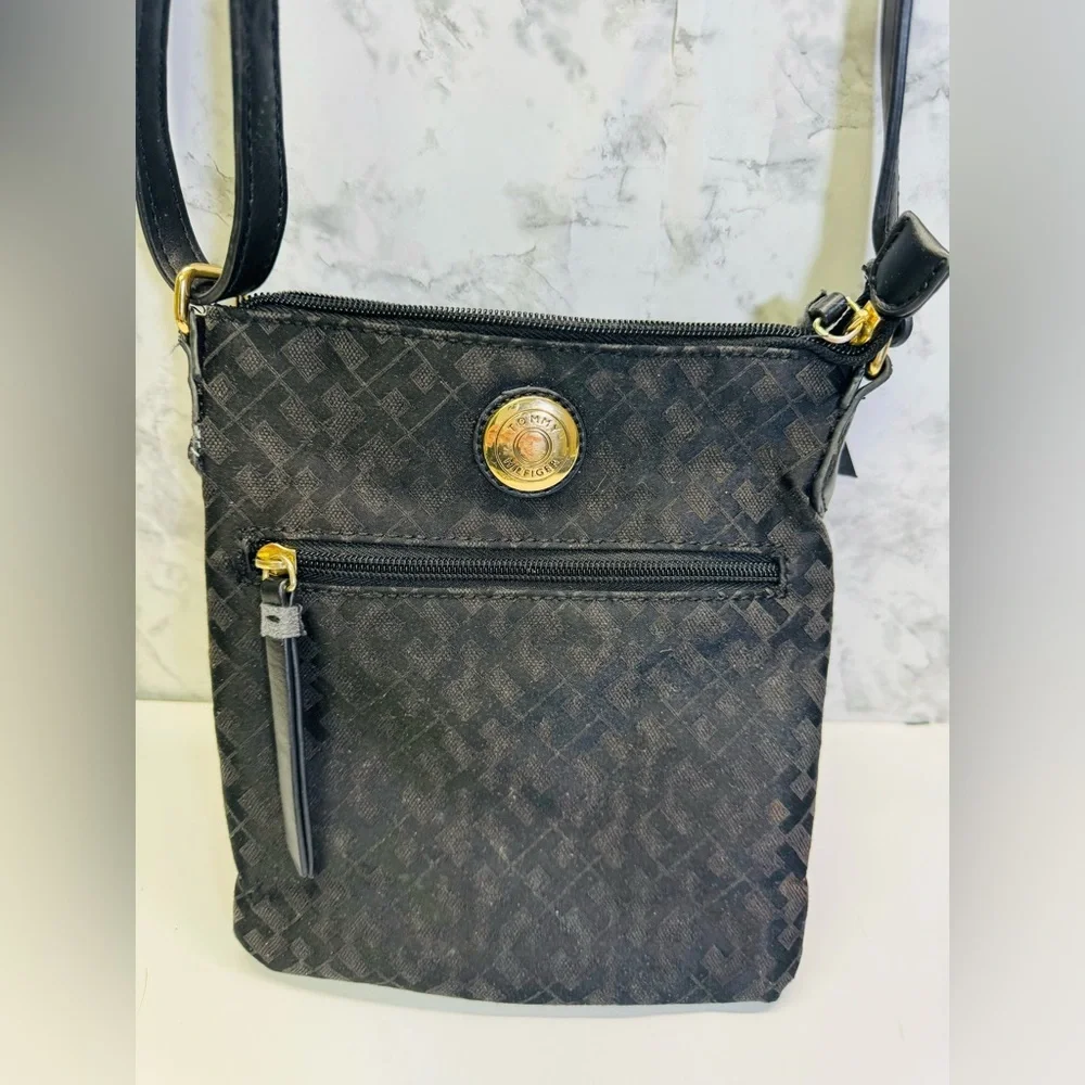 Tommy Hilfiger Crossbody Bag , Stylish Small Rectangle Bag Black